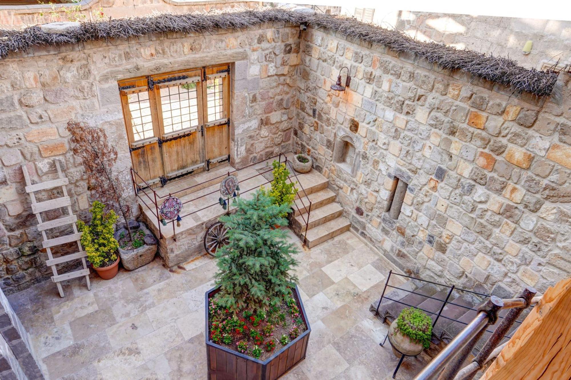 Vasil Cave Hotel Uchisar Εξωτερικό φωτογραφία