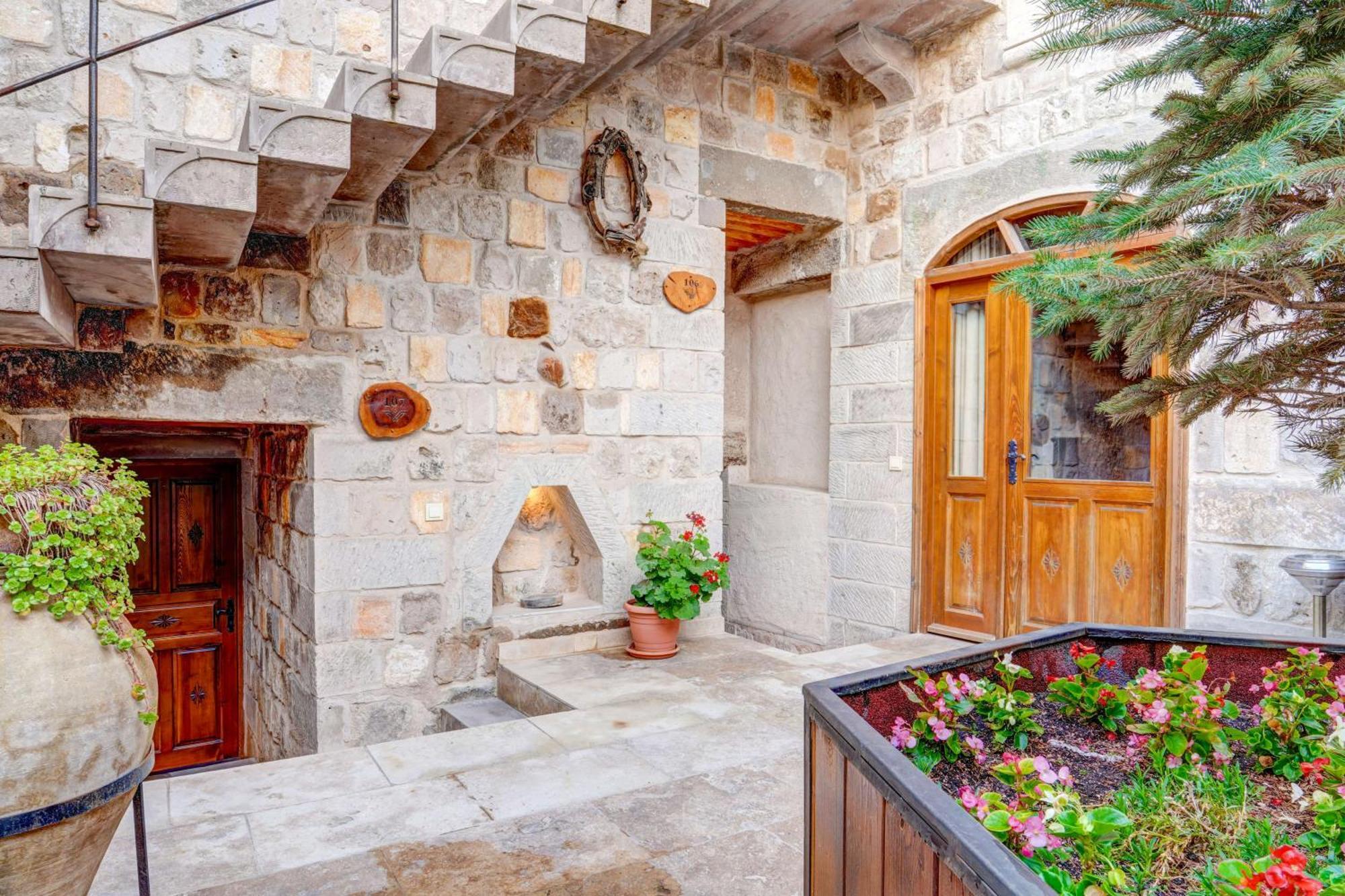 Vasil Cave Hotel Uchisar Εξωτερικό φωτογραφία