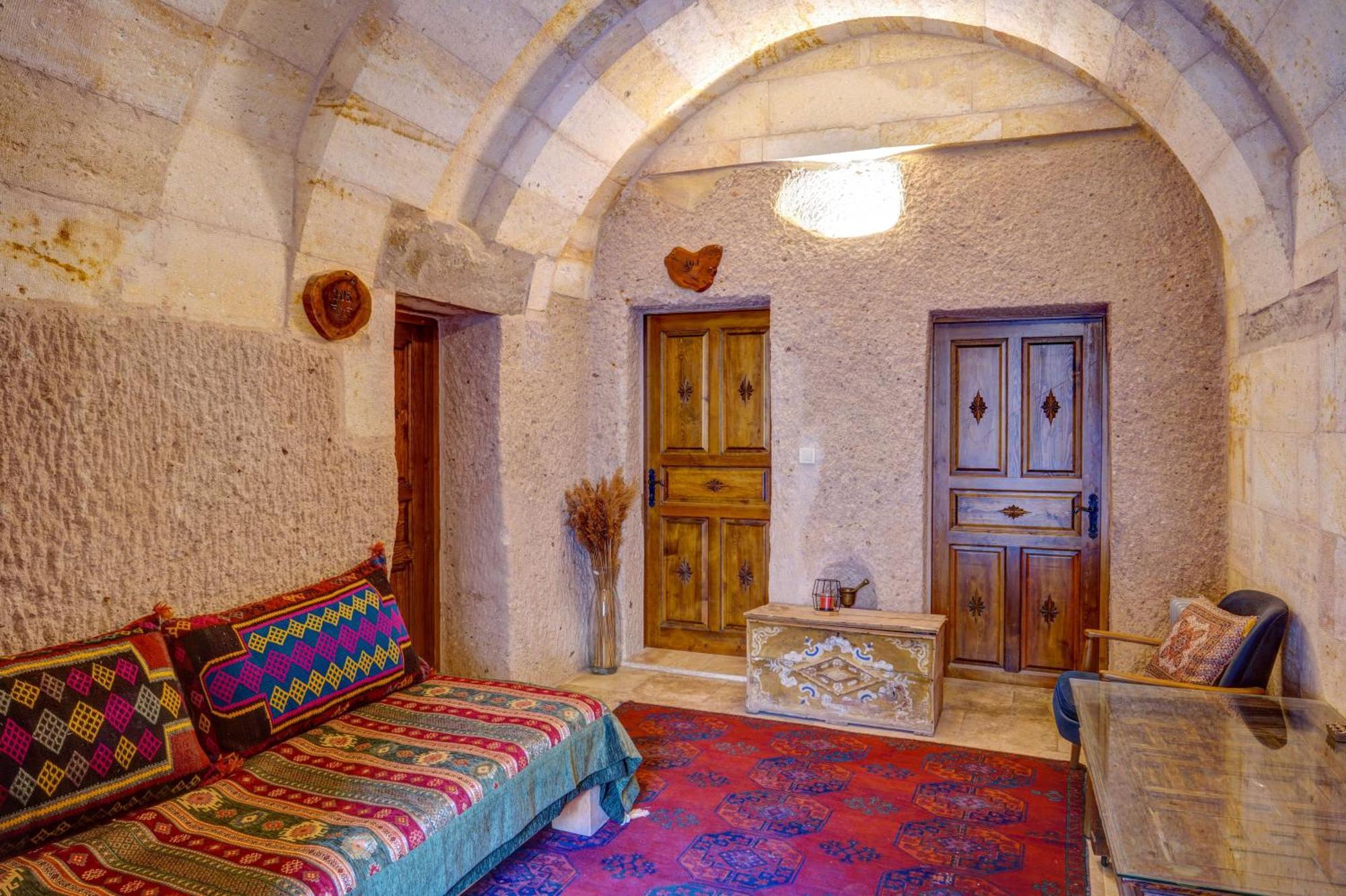 Vasil Cave Hotel Uchisar Εξωτερικό φωτογραφία